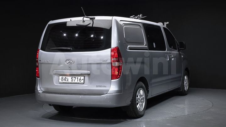 Hyundai Starex 2019 — 2