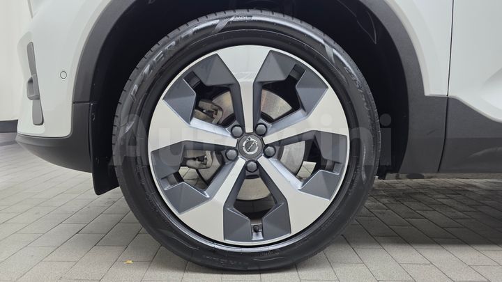 Volvo XC40 2023 — 5