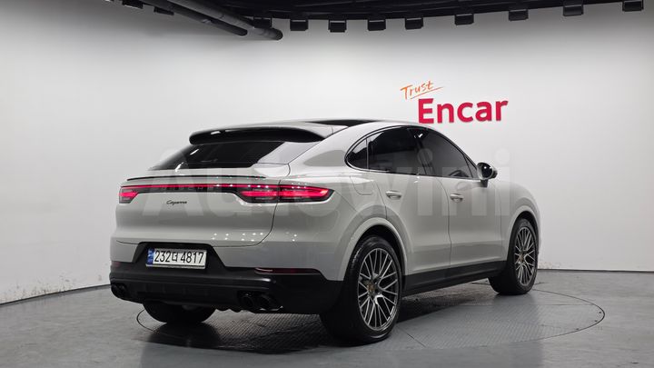 Porsche Cayenne 2023 — 2