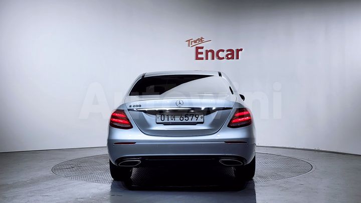 Mercedes-Benz E Class 2017 — 4