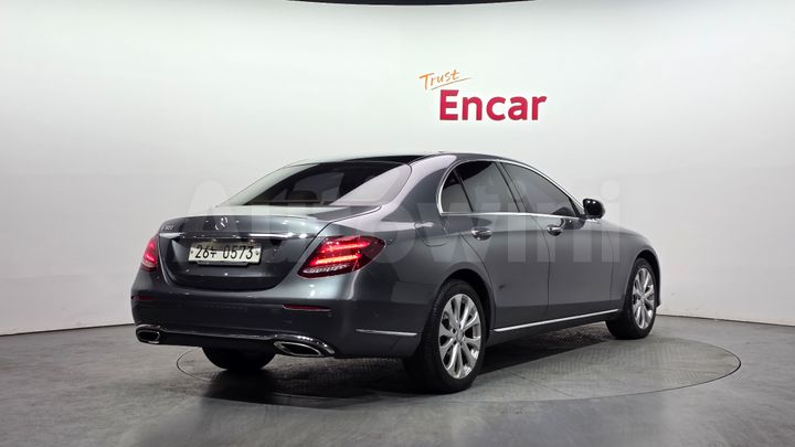 Mercedes-Benz E Class 2017 — 2