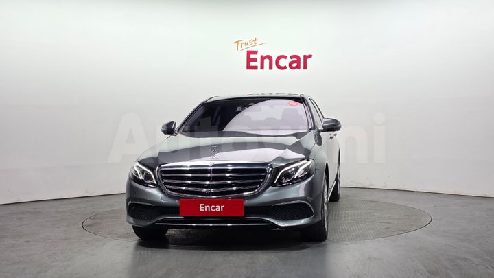 Mercedes-Benz E Class 2017 — 3