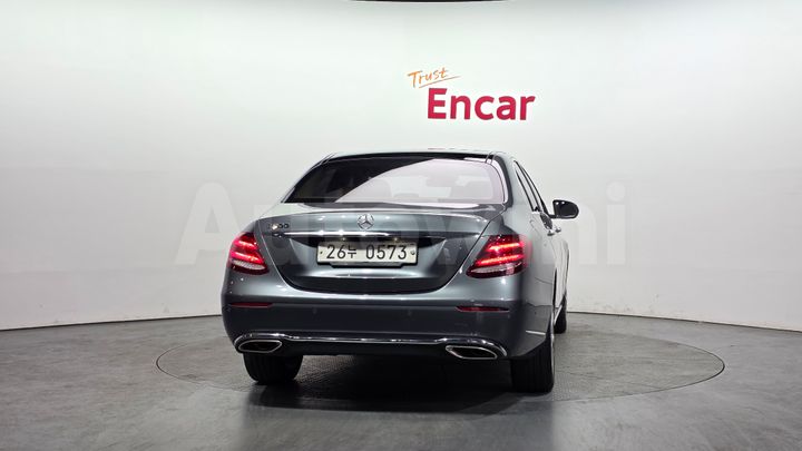 Mercedes-Benz E Class 2017 — 4