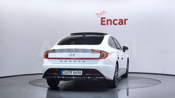 Hyundai Sonata 2023 — 4