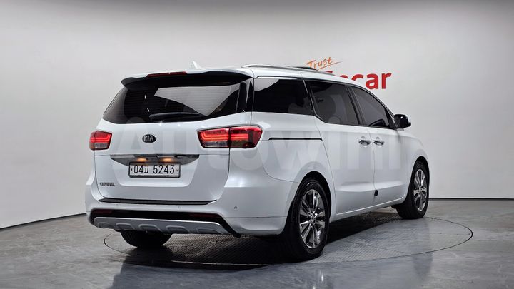 Kia Carnival 2016 — 2