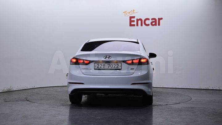 Hyundai Avante 2017 — 3