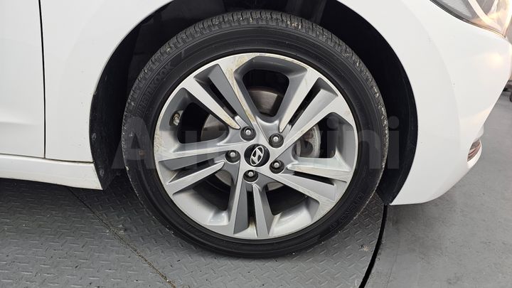 Hyundai Avante 2017 — 4
