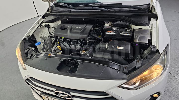 Hyundai Avante 2017 — 5