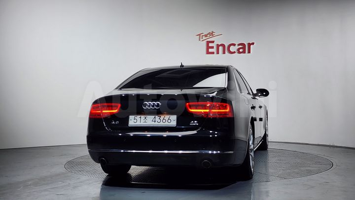 Audi A8 2011 — 4