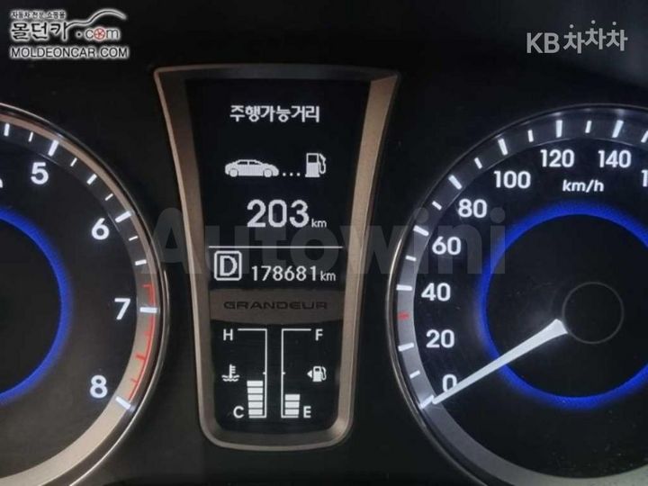 Hyundai Grandeur 2011 — 5