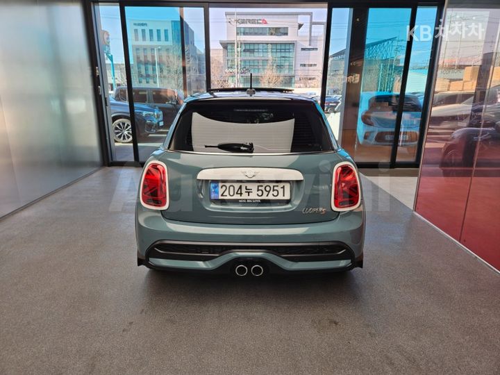 Mini Cooper 2023 — 3