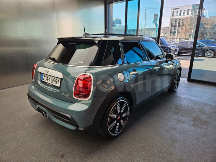 Mini Cooper 2023 — 4