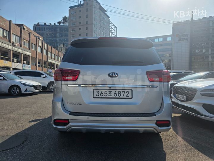 Kia Carnival 2020 — 3