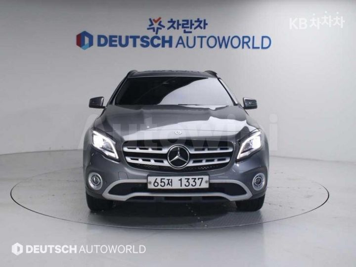 Mercedes Benz GLA Class 2019 — 3