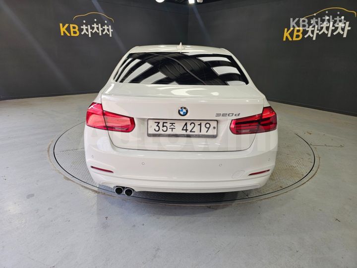 BMW 3 Series 2017 — 3
