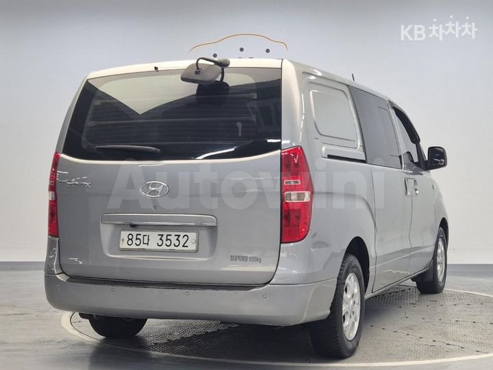 Hyundai Starex 2015 — 2