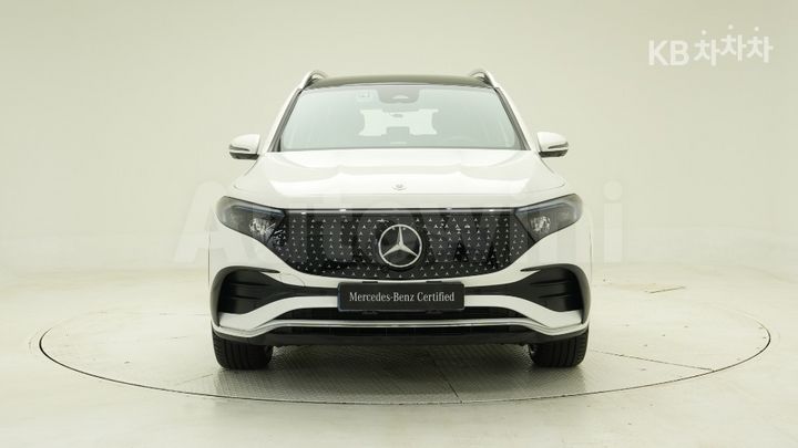 Mercedes Benz EQB