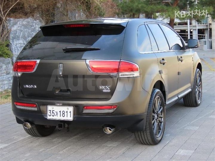 Lincoln MKX 2011 — 3