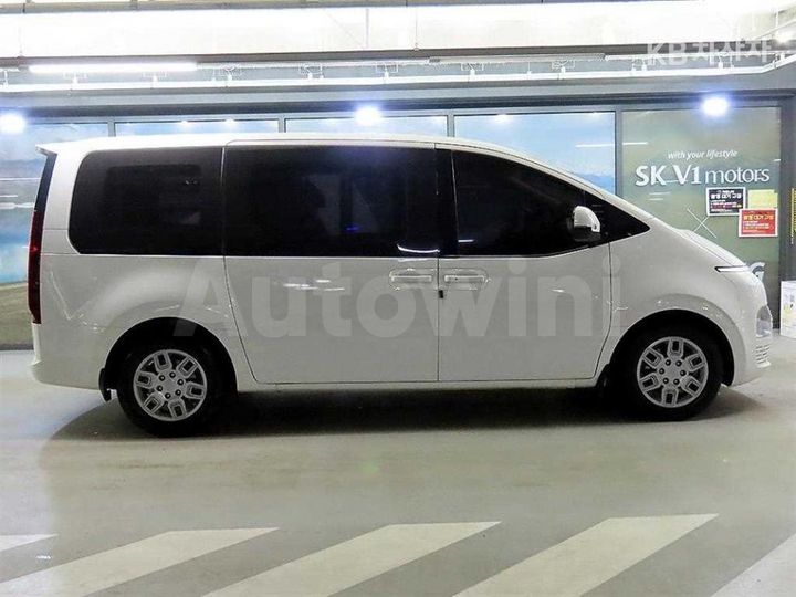 Hyundai Staria 2022 — 3