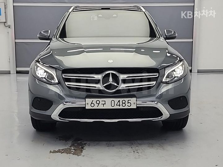 Mercedes Benz GLC Class 2017 — 2