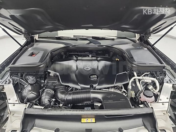 Mercedes Benz GLC Class 2017 — 5