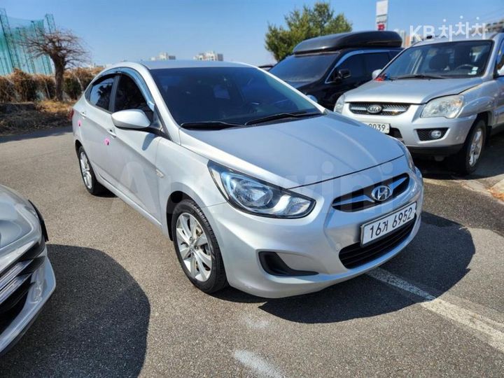 Hyundai Accent 2011 — 2
