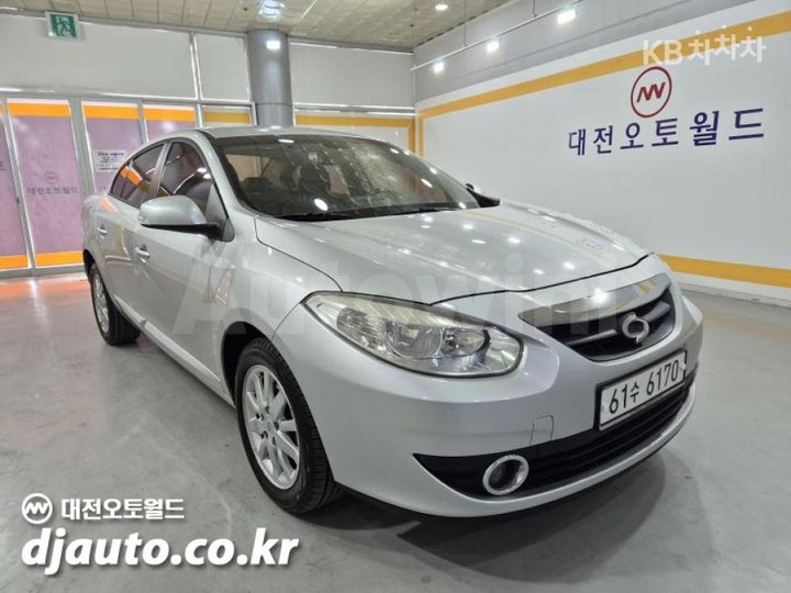 Renault SM3 2010 — 2