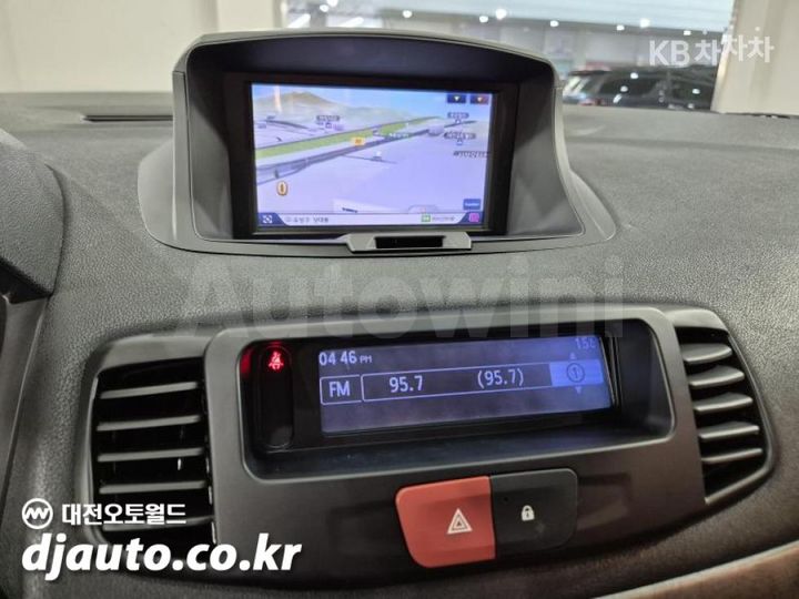 Renault SM3 2010 — 5