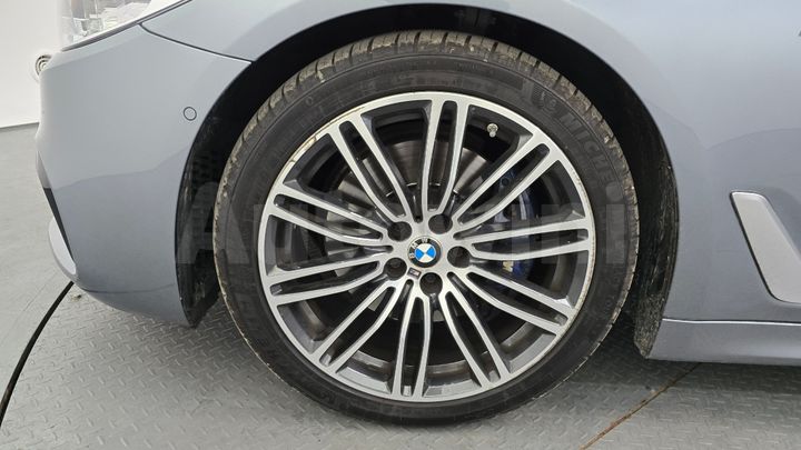 BMW 5 Series 2019 — 5