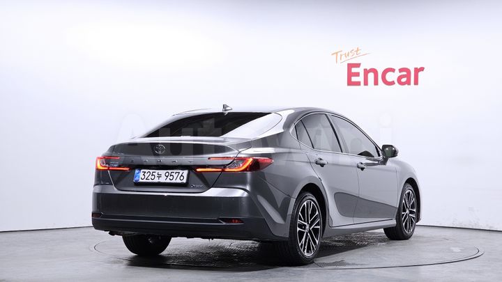Toyota Camry 2026 — 2