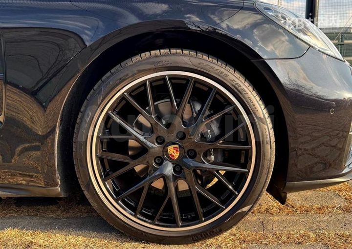 Porsche Panamera 2021 — 4