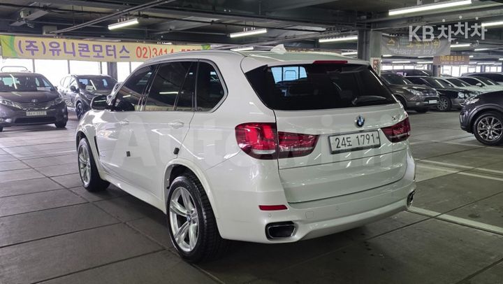 BMW X5 2018 — 2