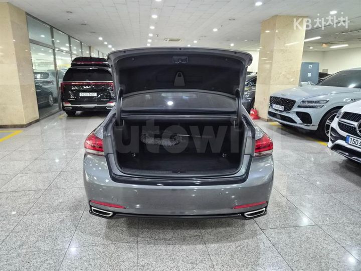 Hyundai Genesis 2016 — 5