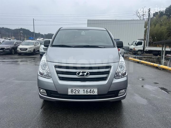 Hyundai Starex 2016 — 2