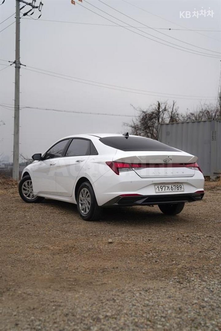 Hyundai Avante 2022 — 5