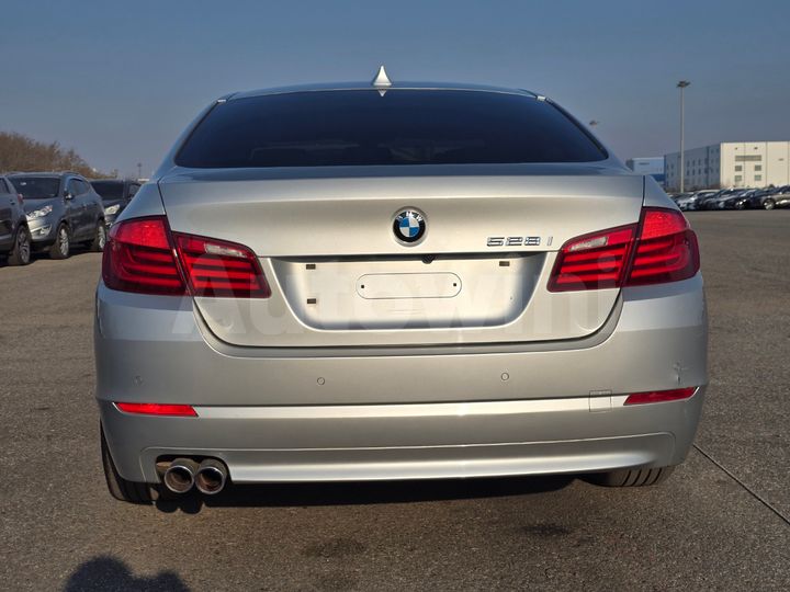 BMW 5 Series 2011 — 5