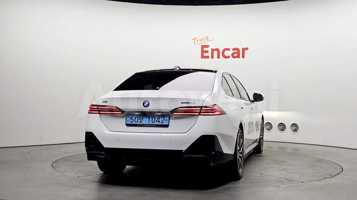 BMW i5 2025 — 4