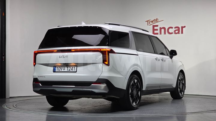 Kia Carnival 2024 — 2