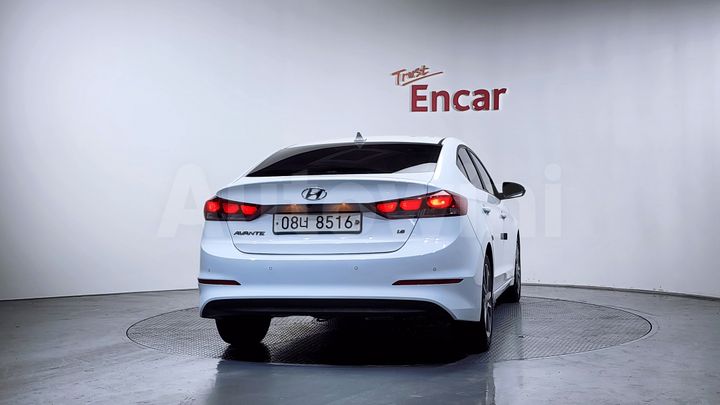 Hyundai Avante 2018 — 4