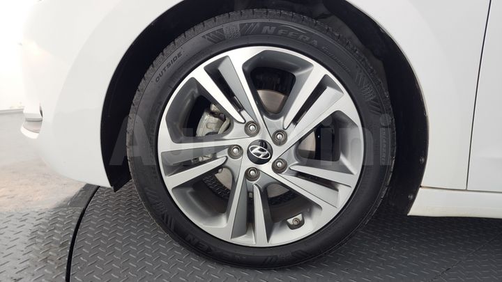 Hyundai Avante 2018 — 5