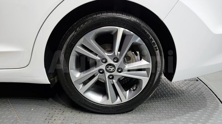 Hyundai Avante 2018 — 5