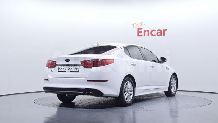 Kia K5 2015 — 2