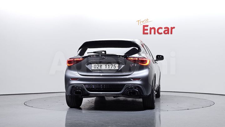 Infiniti Q 2017 — 4