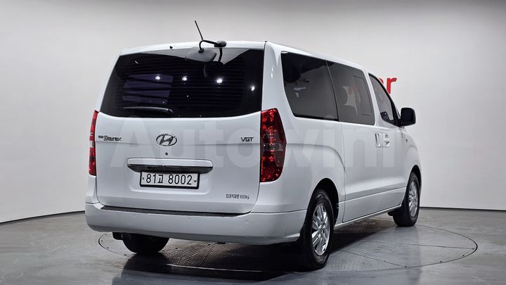 Hyundai Starex 2017 — 2