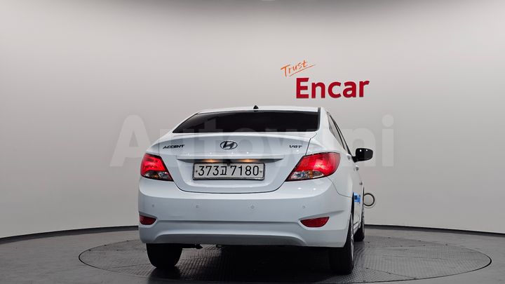 Hyundai Accent 2017 — 4
