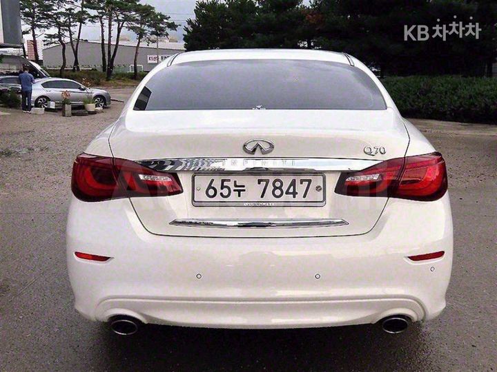 Infiniti Q 2015 — 4