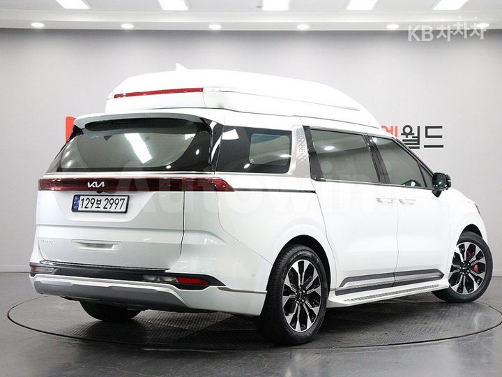 Kia Carnival 2023 — 3