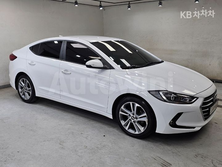 Hyundai Avante 2018 — 2