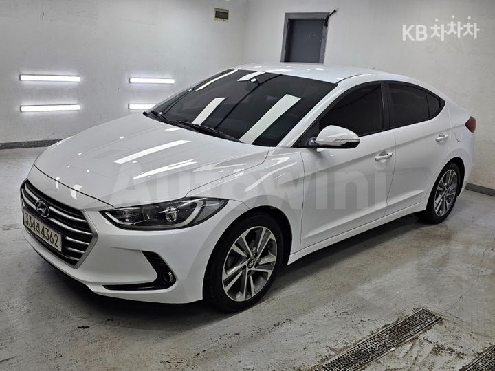Hyundai Avante 2018 — 3