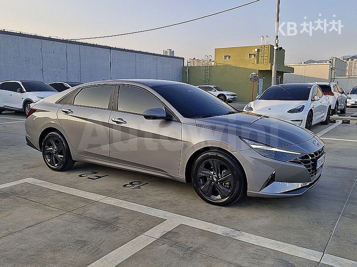 Hyundai Avante 2021 — 3